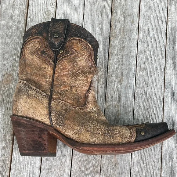Corral Distressed Brown and Black Ankle Boots - Picture 7 of 15